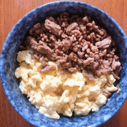 少し甘い卵とそぼろの味付けがちょうど良く、とっても美味しかったです！簡単にささっとできて、また作りたいと思いました！